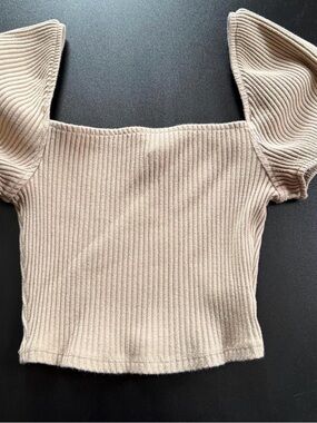 H&M Beige Ribbed Puff-Sleeve Square Crop Top